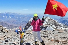 Vietnamese woman conquers highest mountain in the Americas