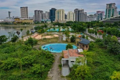 Newly opened public park in Hanoi falls into neglect