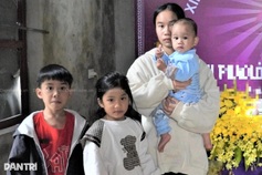 Five children in Ha Tinh need help after father dies, mother depressed