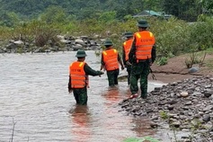 Heavy rain isolates villages, leaves woman missing in Quang Tri