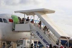 Gia Lai opens second runway, welcomes first international charter flight