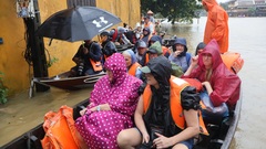 Visitors flock to flooded Hoi An for rare experience