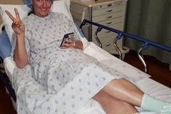 Bà mẹ 35 tuổi bàng hoàng khi bị ung thư dù chăm tập thể dục