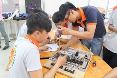 Cơ hội việc làm đang thu hẹp với lao động trẻ