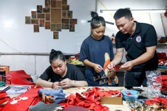 Tình yêu Tổ quốc của những “vầng trăng khuyết”