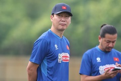 HLV Kim Sang Sik bận rộn