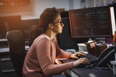 Mỹ: Người trẻ thạo kiếm hàng trăm nghìn USD mỗi năm