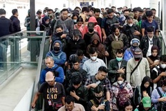 Indonesia: Tìm cách giữ chân lao động giữa làn sóng “chảy máu chất xám”