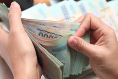 Vui buồn thưởng tết