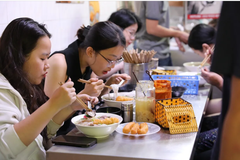 Ẩm thực Việt Nam: Từ giá trị văn hóa đến sản phẩm du lịch hút khách