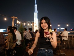 Ngắm trọn hoàng hôn từ quán cà phê rooftop tại TPHCM