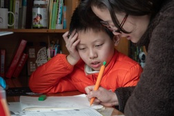 Trung Quốc: Tìm kiếm giải pháp cho "giấc ngủ học sinh"