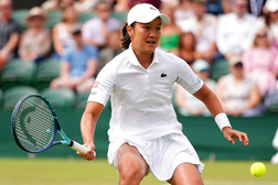 Sau khi loại Serena Williams, tay vợt gốc Việt lại gây sốc ở Wimbledon