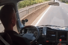 Truck driver praised after rescuing toddler on highway