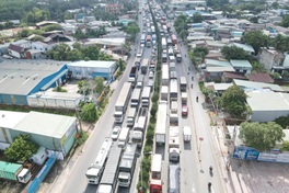 10km traffic jam disrupts gateways between Ho Chi Minh City and Dong Nai