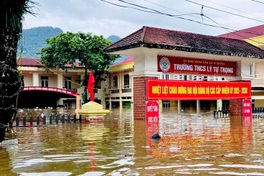 Over 200 evacuated from Tuyen Quang school devastated by floods