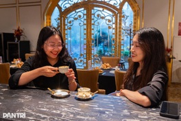 Hanoi introduces 24K gold egg coffee experience
