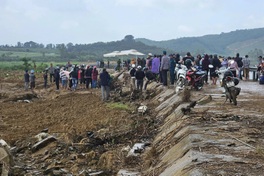 River embankment collapse kills four in Dak Lak