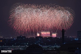 Vietnam marks successful National Party Congress with mass fireworks