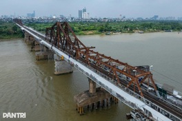 Hanoi to two-way traffic on Long Bien Bridge this weekend