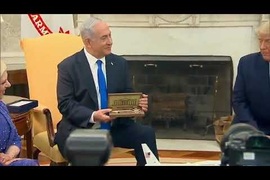 Ông Trump tặng Thủ tướng Israel "chìa khóa Nhà Trắng"