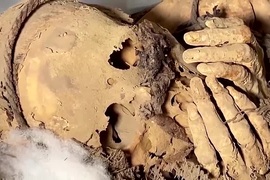 Phát hiện xác ướp ít nhất 800 năm tuổi trong tình trạng bị trói bằng dây