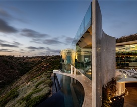 Ngắm căn biệt thự nằm “chênh vênh” trên vách đá, nhìn ra biển tuyệt đẹp