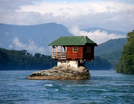 Kỳ lạ những ngôi nhà được xây dựng ở nơi "không ai nghĩ đến"