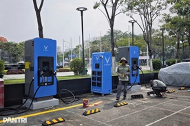 HCM City urges support for electric motorbike charging network