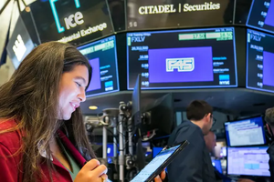 Chứng khoán Mỹ trái chiều, S&P 500 giữ vững đà tăng