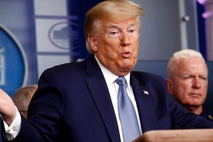 72.000 người chết vì Covid-19, ông Trump chuyển hướng sang mở cửa kinh tế