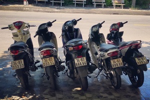 "Ăn chơi" nhất Việt Nam: Gom mua cả dàn xe máy mang biển ngũ quý từ 1 - 9