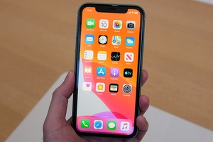 Apple thừa nhận và sẽ sửa miễn phí lỗi màn hình trên iPhone 11