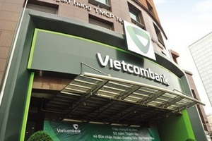 Bán cổ phần cho đối tác ngoại, Chủ tịch Vietcombank chi tiền gom cổ phiếu