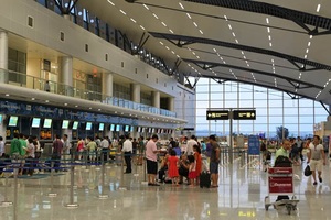 Bất thường: Sân bay bị ngưng kết nối mạng,  các hãng bay bị ép tham gia hệ thống thủ tục dùng chung?