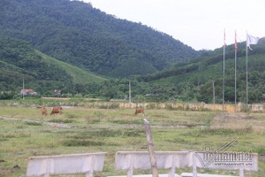 Biến động: Đại gia tháo chạy, vứt bỏ trăm tỷ hoang tàn nơi biên giới