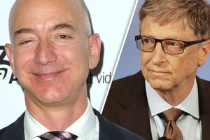 Bill Gates mất ngôi giàu nhất nước Mỹ sau 24 năm vào tay Jeff Bezos