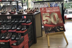 Black Friday: Giảm giá "sốc" từ quán nướng vỉa hè đến sàn thương mại