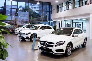 BMW, Mercedes giảm giá 50%: Điều quyết định đang đươc mong chờ