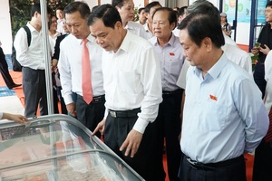 Bộ trưởng Nông nghiệp muốn người dân tích cực ăn cá tra