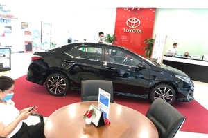 Covid-19 khiến thị trường ô tô "lao dốc không phanh"