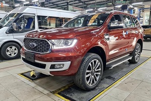 Ford Everest, Mazda CX-8 giảm giá gần 100 triệu trong tháng 6