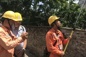 Giá điện chỉ tăng, khi nào mới có thể giảm?