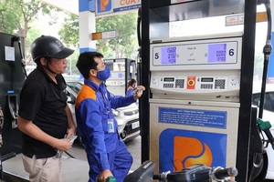 Giá xăng dầu đồng loạt giảm "sốc" từ chiều nay