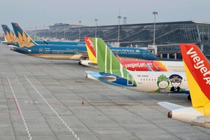 Giá nhiên liệu, lãi suất tăng, Vietnam Airlines sẽ bị ảnh hưởng nhiều hơn Vietjet Air?