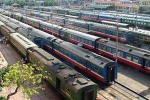 Hàng loạt đoàn tàu tạm dừng hoạt động vì Covid-19 bùng phát