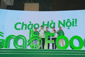 Ôm thêm mảng giao đồ ăn, tài xế Grab kiếm thêm 20% lương