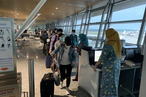 Hơn 270 người Việt “mắc kẹt” ở Malaysia được đưa về nước