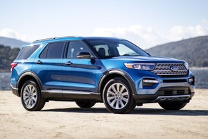 Hơn nửa triệu xe Ford bị lỗi camera lùi