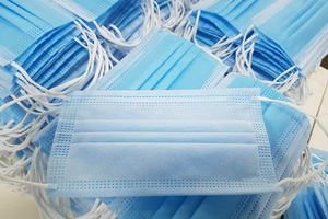 Khẩu trang đột ngột giảm giá, dân buôn lỗ nặng, "khóc thét" vì ôm hàng
